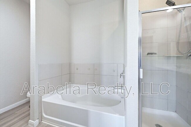 Building Photo - 5950 Larkspur Valley