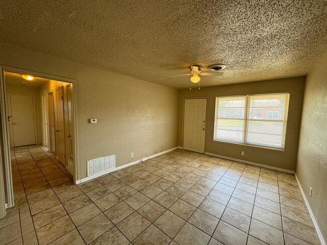 Building Photo - 3-Bedroom House for Rent in Killeen