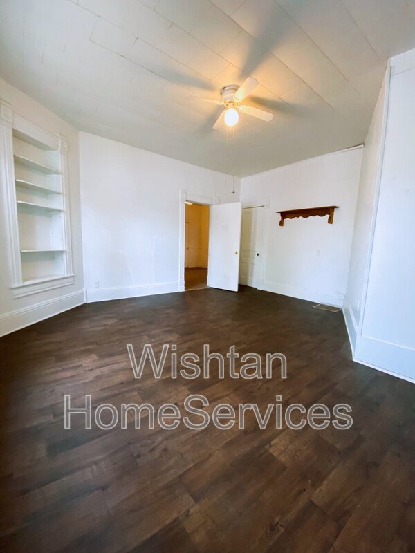 Building Photo - 236 W Washington St