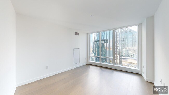 Building Photo - 400 W 61st St