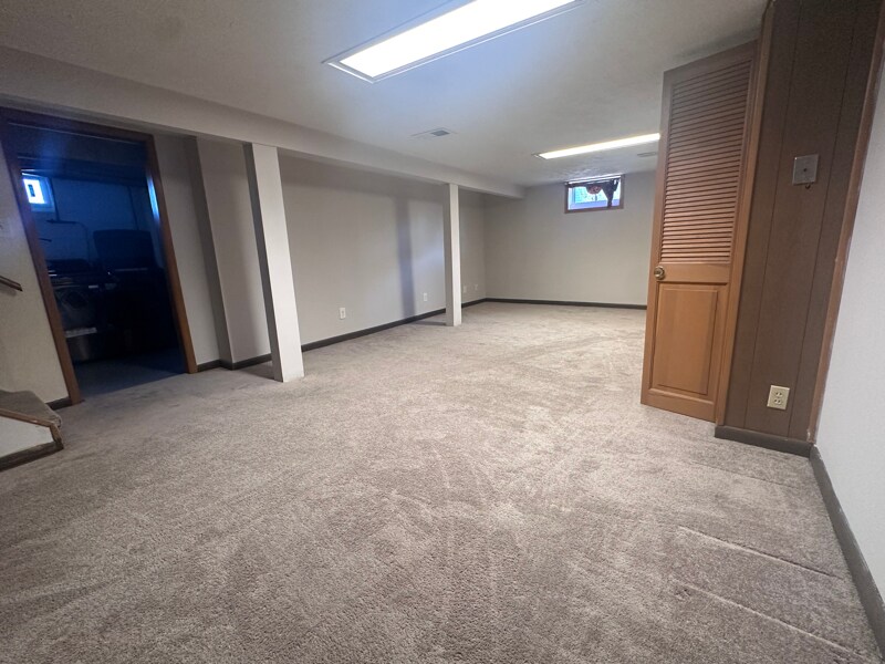 Building Photo - 8506 Izard St