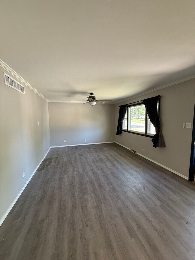 Building Photo - Charming Updated Home with Modern Kitchen ...