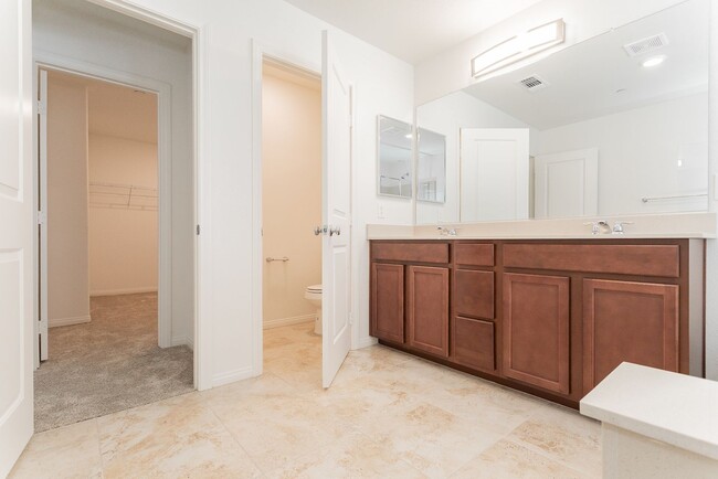 Building Photo - Fairly New Gorgeous SMART House!