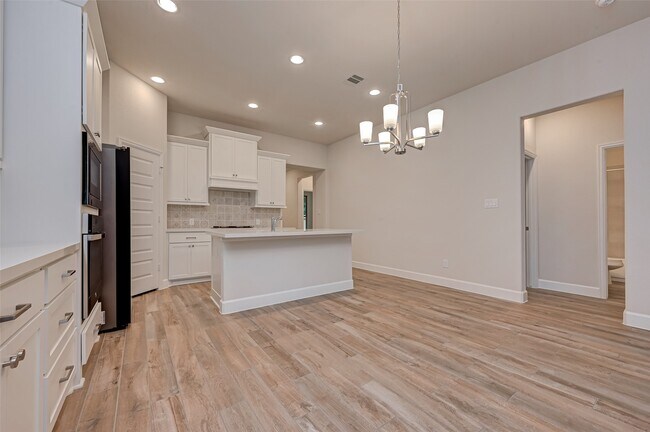 Building Photo - 308 Mullins Ct