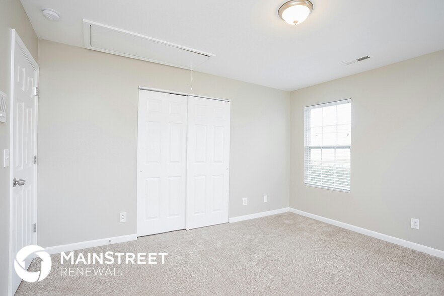 Building Photo - 6827 Winners Dr