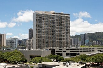 Building Photo - Fully Furnished One Bedroom Unit, Centrall...