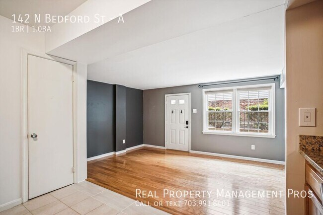 Building Photo - 142 N Bedford St