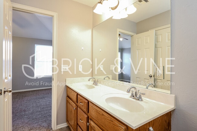 Building Photo - 4924 Sunny Ct