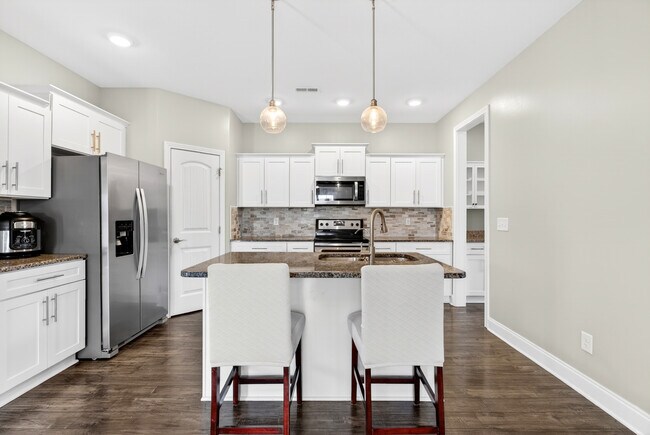 Building Photo - 104 Woodtrace Ct