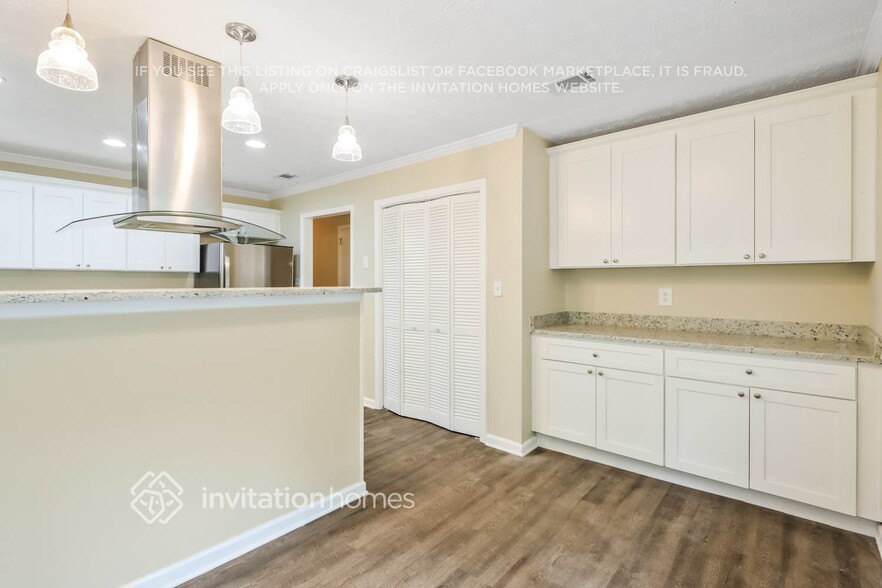 Building Photo - 3164 Periwinkle Dr