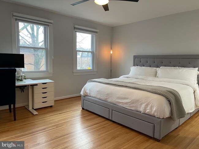 Building Photo - 519 G St SW