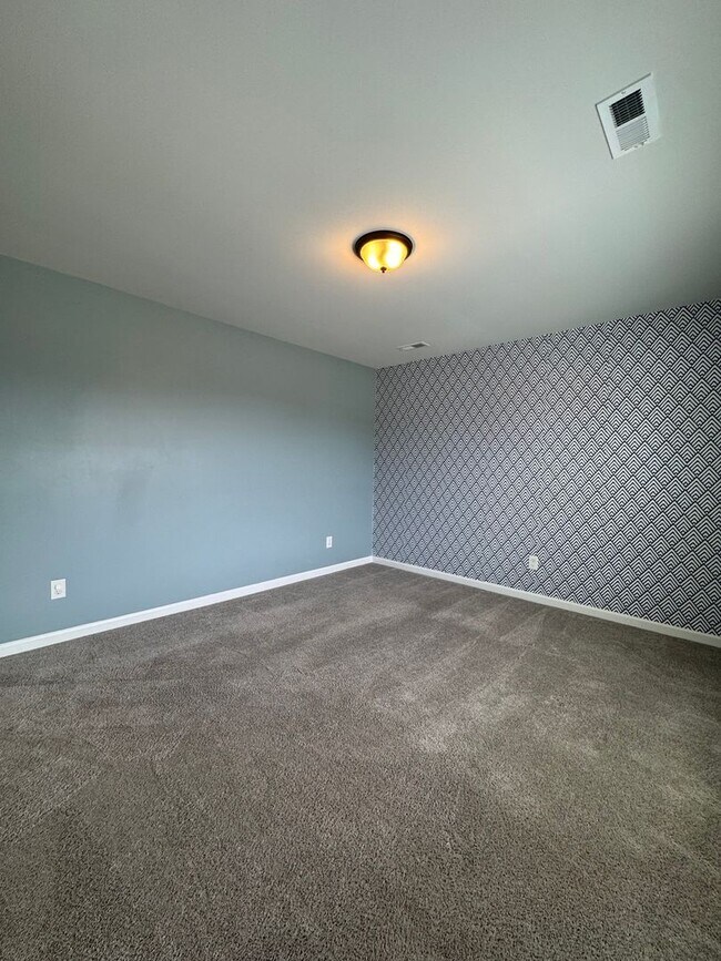 Building Photo - 203 Rye Cir