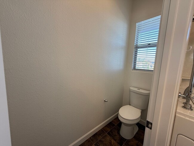 Building Photo - Lake front single story home in gated community!