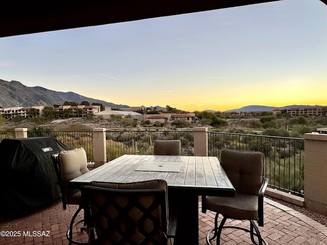 Building Photo - 5926 N Campo Abierto