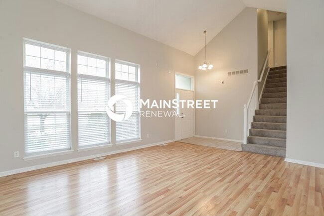 Building Photo - 3 Bedroom Pet-Friendly Home in LEES SUMMIT, MO with Main Street Renewal