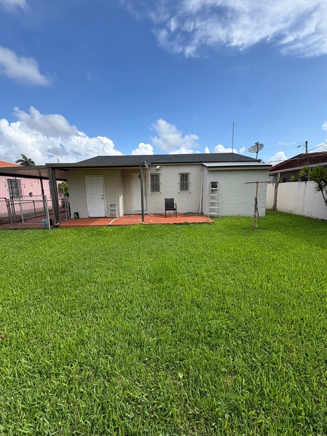 Building Photo - 3670 NW 18th Terrace