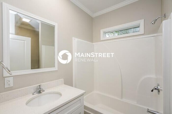 Building Photo - 2720 13th Ave S