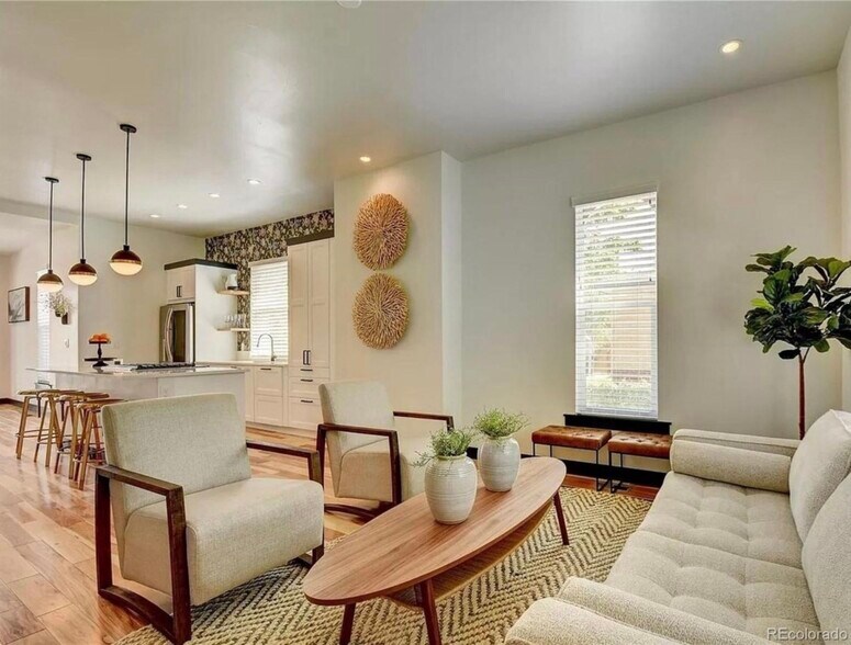 Building Photo - 2126 Grove St