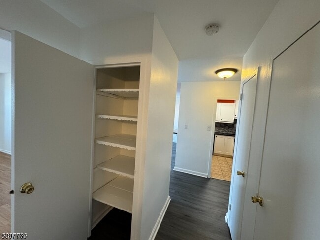 Building Photo - 285 Aycrigg Ave