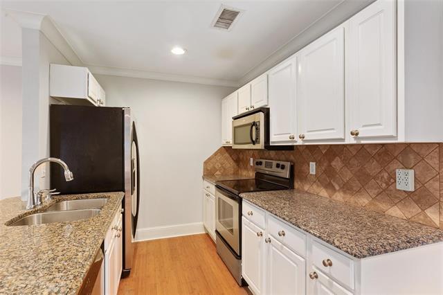 Building Photo - 7770 Meadow Rd