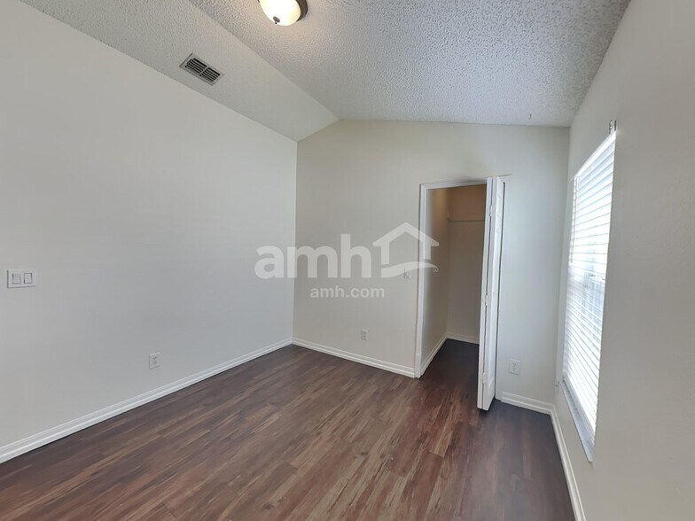 Building Photo - 882 Grand Hughey Ct
