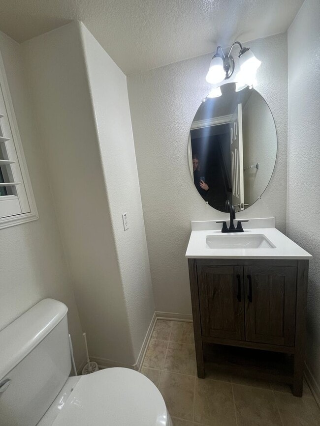 Building Photo - 3 Bed / 2.5 Bath Condo-Townhome in Otay Ranch