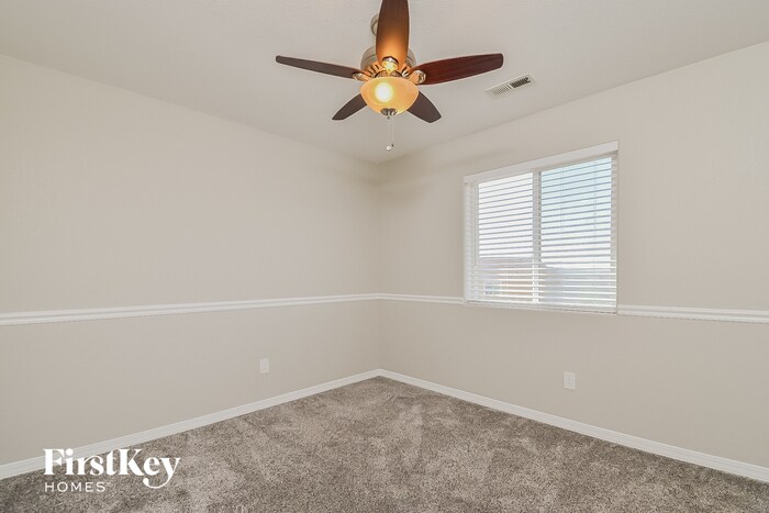 Building Photo - 11885 Wildwood Ridge Dr