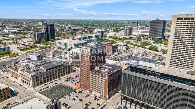 Building Photo - 525 W Lafayette Blvd