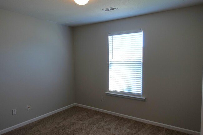 Building Photo - 139 Stockbridge Dr