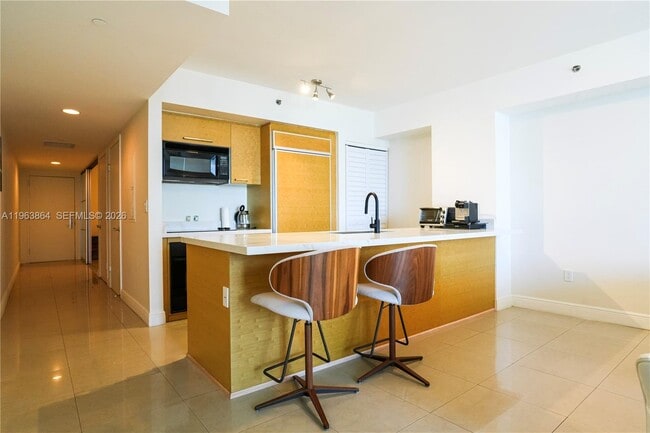 Building Photo - 1830 S Ocean Dr