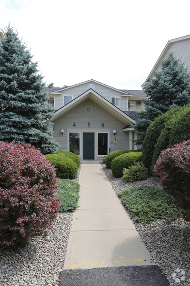 Exterior Photo - Willow Stream Apartments North