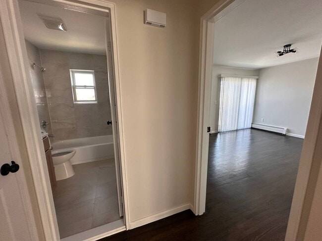 Building Photo - 581 Patten Ave