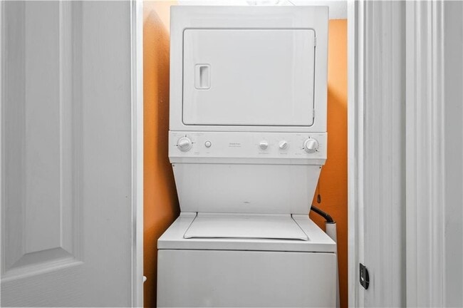 Building Photo - 500 Lake Marina Dr