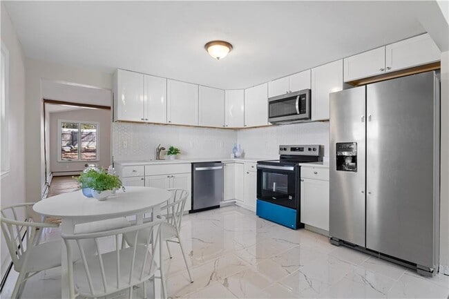 Building Photo - 400 Schooner Ave