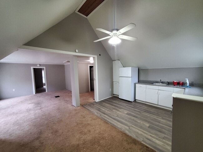 Primary Photo - 8 Linwood Pl
