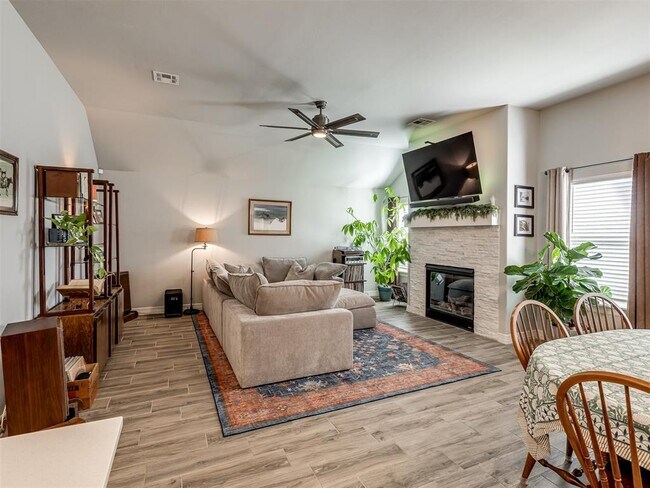 Building Photo - 9209 Anaum Ln