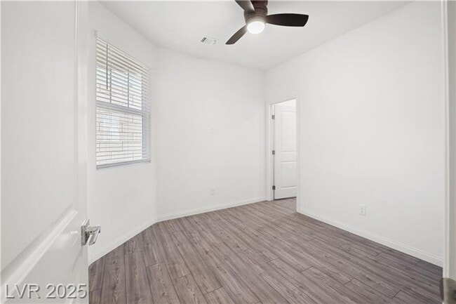 Building Photo - Single Story 3 bedroom, 2 bath home in the...