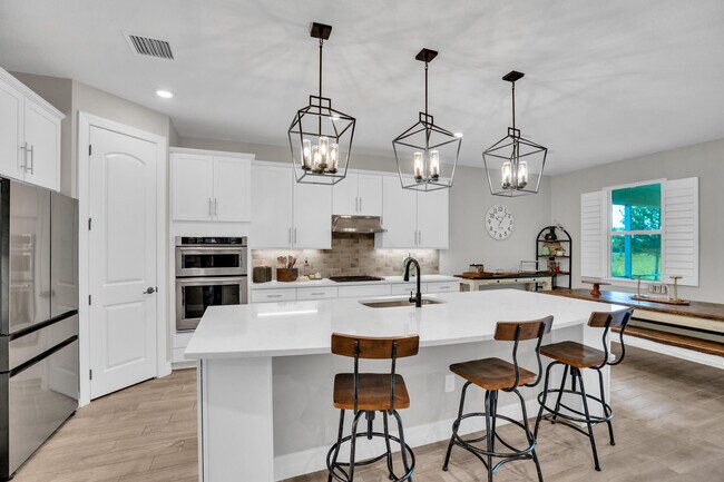 Building Photo - 10281 SW Captiva Dr