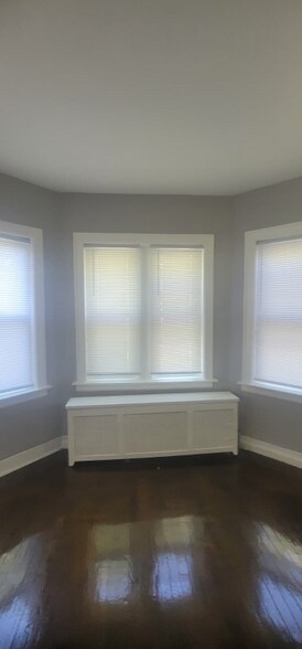 Building Photo - 8043 S Maryland Ave