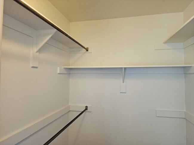 Building Photo - 1175 Goodview Ct