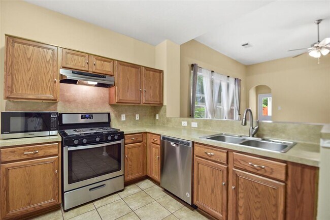 Building Photo - 12806 Pecan Shores Dr