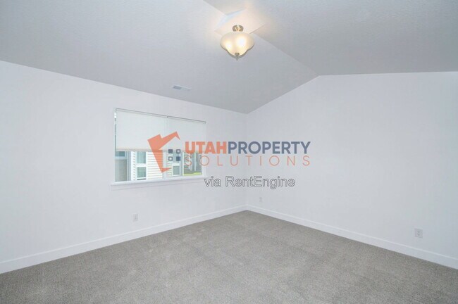 Building Photo - 1316 Dawes Wy