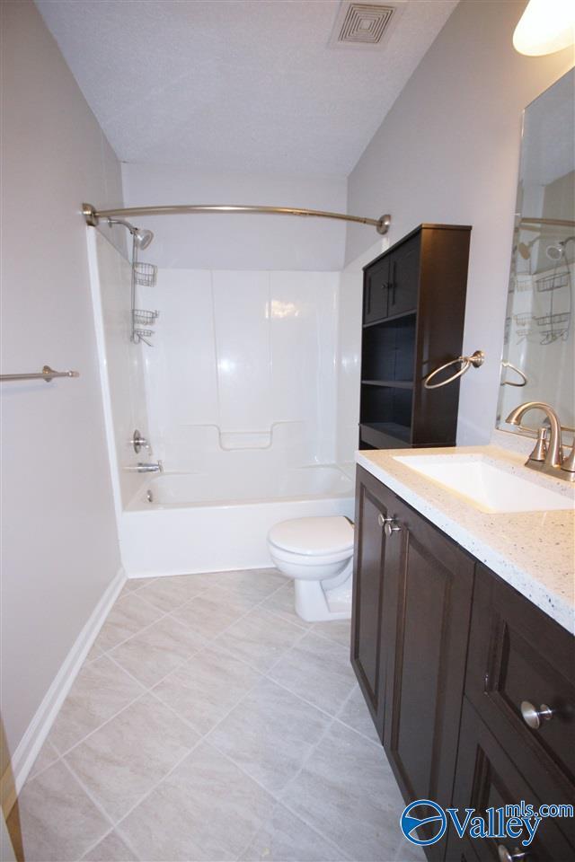 Building Photo - 252 Mountain Creek Dr