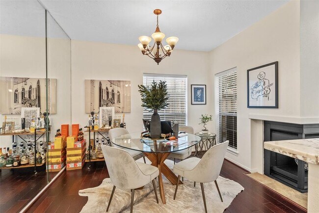 Building Photo - 2220 Bering Dr