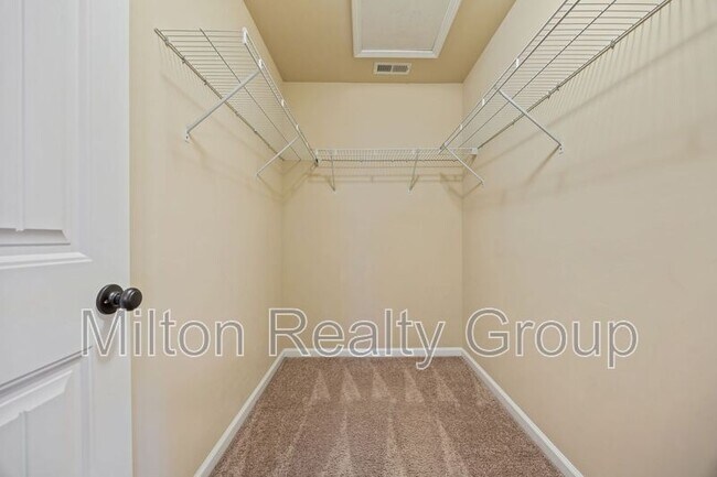 Building Photo - 111 Angel Oak Dr