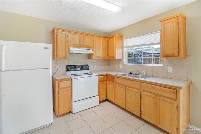Building Photo - 4208 Flamingo Ave