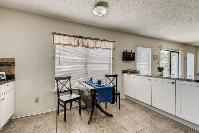 Building Photo - BEAUTIFUL HOME  |  OPEN CONCEPT  |  3 LIVING AREAS  |  FURNISHED OPTION  |  NEAR SCHOOLS & SHOPPING