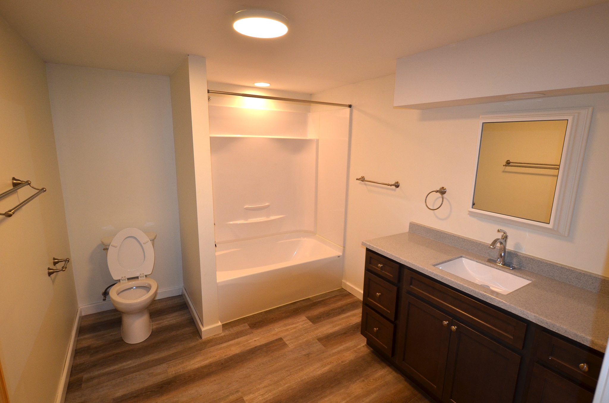 Building Photo - 52 Carol Ln