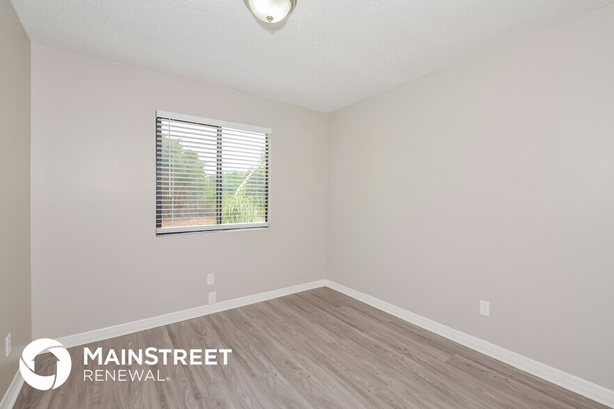 Building Photo - 1153 S Hartsdale St