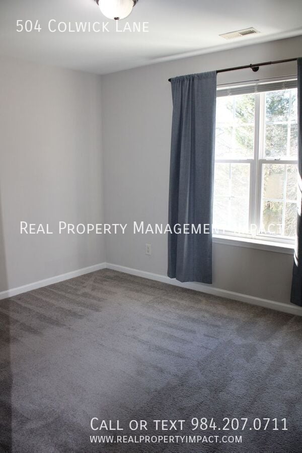 Building Photo - 504 Colwick Ln